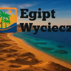 Piękna plaża i turkusowe morze. Kiedy jechać do Egiptu na wymarzone wakacje?