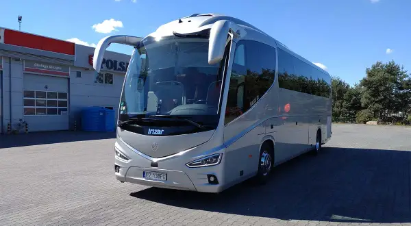 Nowy autokar Irizar czeka na wycieczkę objazdową autokarem do Włoch. Sprawdź, co zabrać!